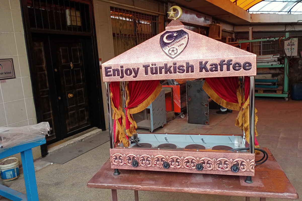 kisiye-ozel-davlumbazli-kumda-kahve Kişiye Özel Davlumbazlı Kumda Kahve Makinesi (Standlı Model)